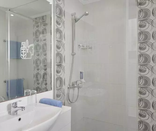 1 Bedroom Family Apartment