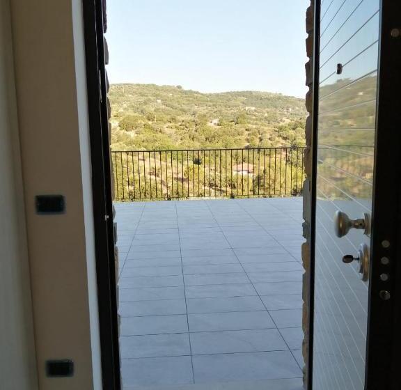 וילה עם חדר שינה אחד ובריכת שחיה, B&b Il Poggio Eccelso