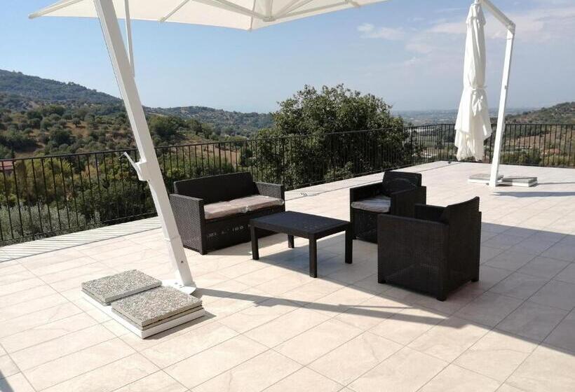 וילה עם חדר שינה אחד ובריכת שחיה, B&b Il Poggio Eccelso