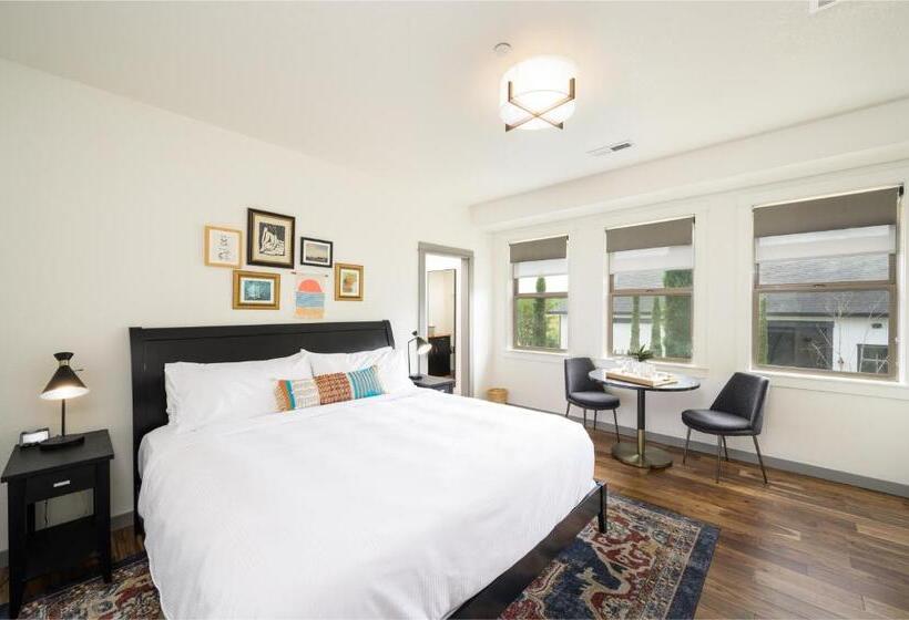 스탠다드 룸 킹사이즈 침대, The Setting Inn Willamette Valley