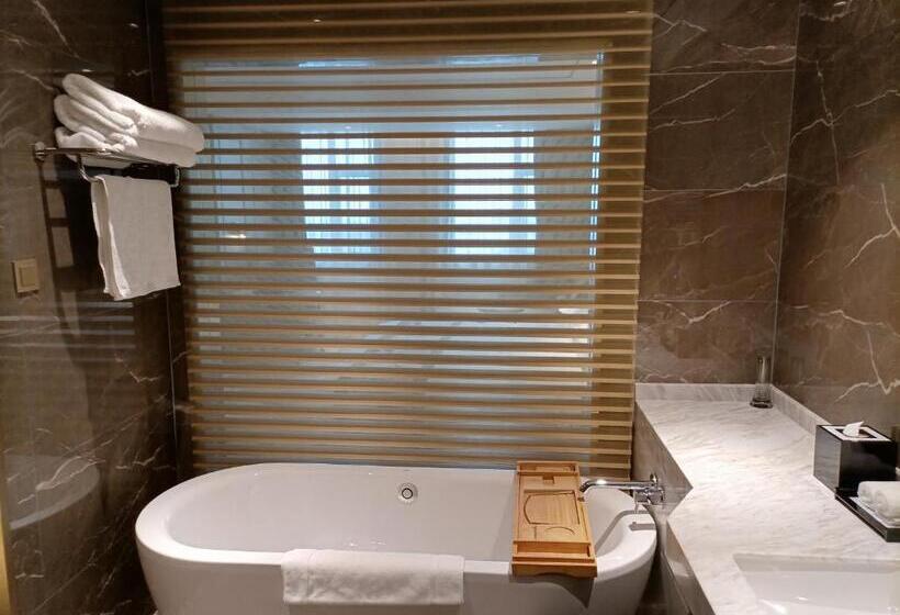 חדר סופריור, Baoying Jinling