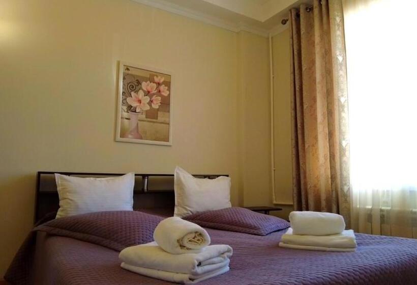 استودیوی لوکس, Europa