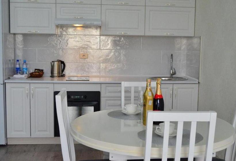 اتاق استاندارد با بالکن, Golden Park