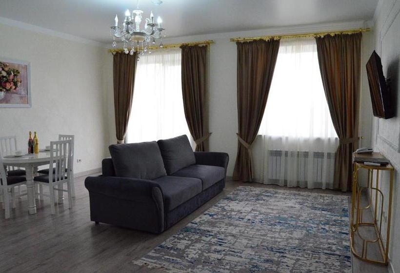 اتاق استاندارد با بالکن, Golden Park