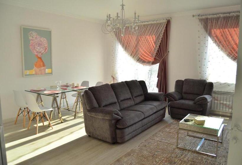 اتاق استاندارد با بالکن, Golden Park