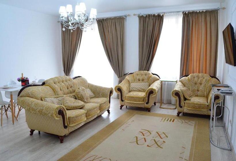 اتاق لوکس با بالکن, Golden Park