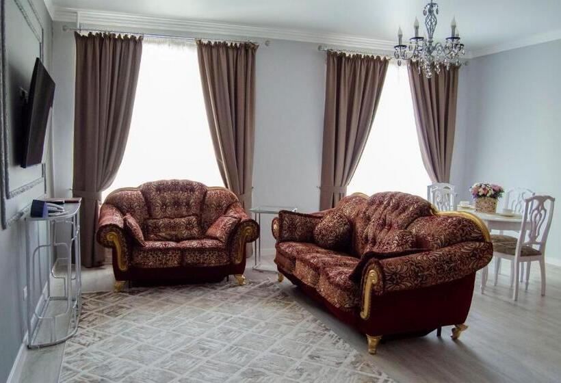 اتاق لوکس با بالکن, Golden Park