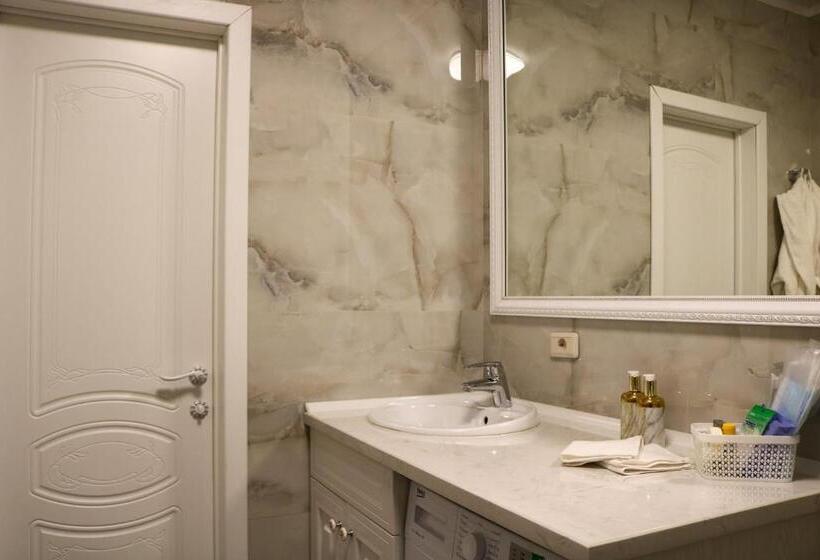 اتاق استاندارد با بالکن, Golden Park