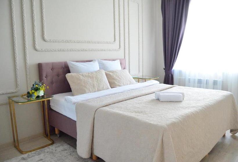 اتاق استاندارد چهارنفره با چشم‌انداز باغ, Golden Park