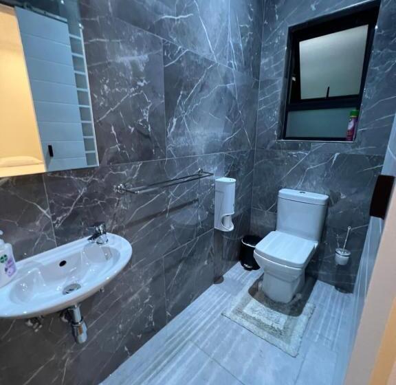 חדר קומפורט, La Vue