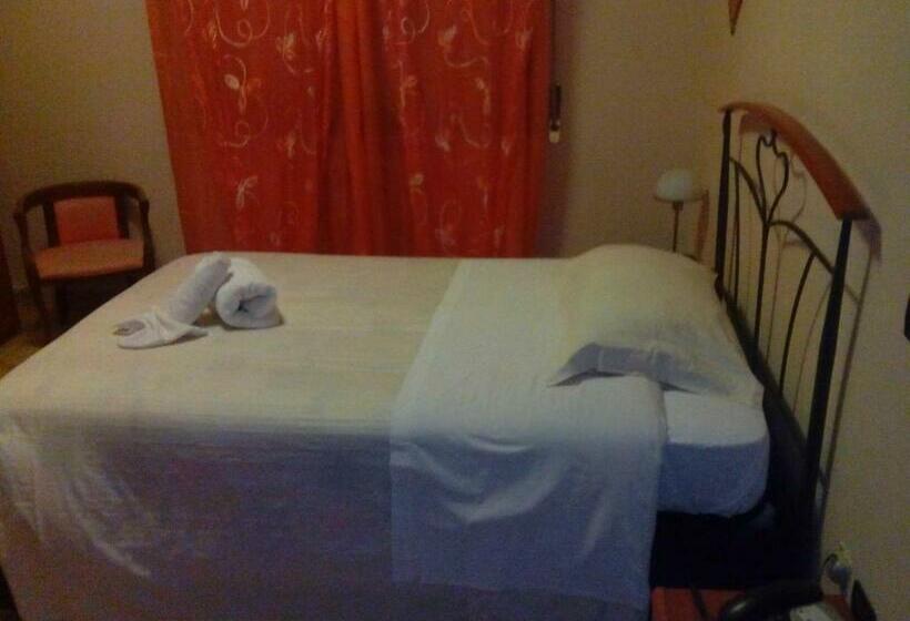 베이직 룸 더블 침대, Cigno Reale