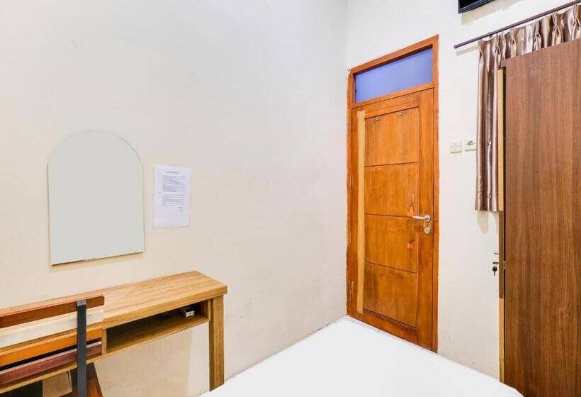 Quarto Superior Individual, Spot On 2451 Camel Residence