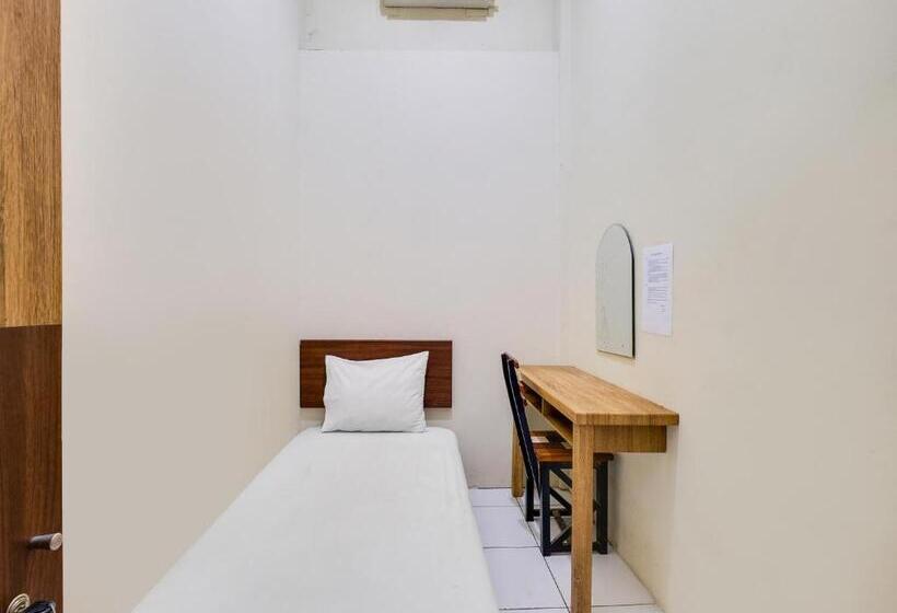 Quarto Superior Individual, Spot On 2451 Camel Residence