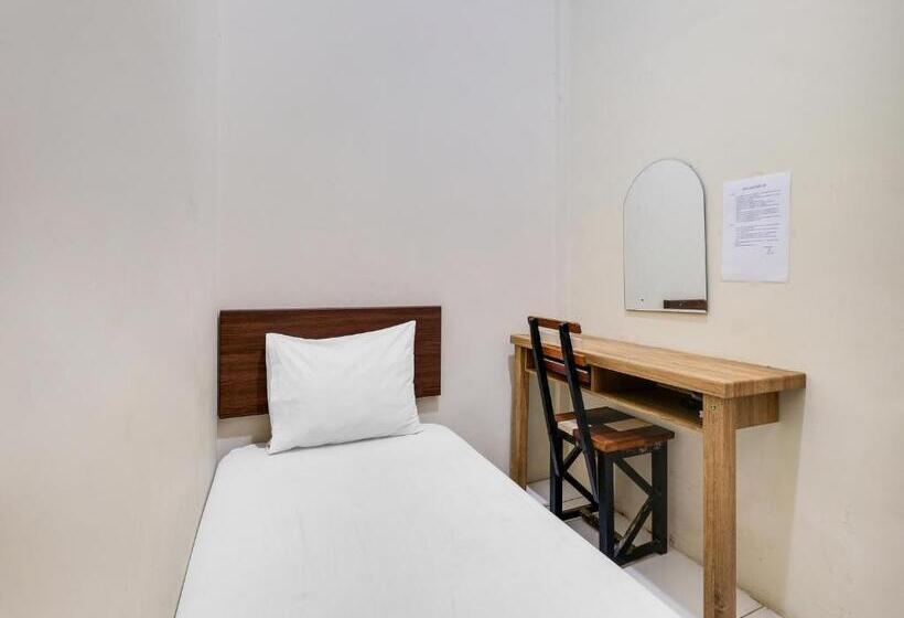 Quarto Superior Individual, Spot On 2451 Camel Residence