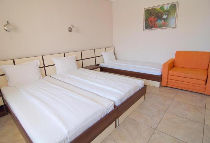 Comfort room with balcony, Guest House Hiora