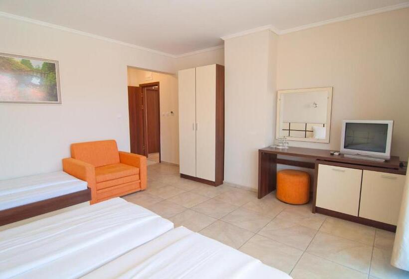 Comfort room with balcony, Guest House Hiora