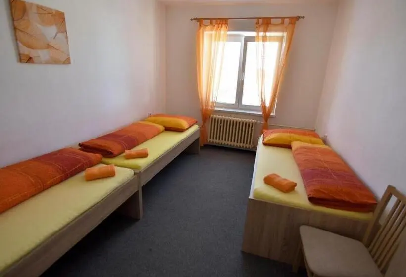 Huoneisto 2 Makuuhuonetta, Penzion Na Rozcestí