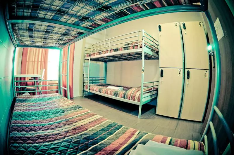 تختخواب در اتاق مشترک, Be Zaragoza Hostel