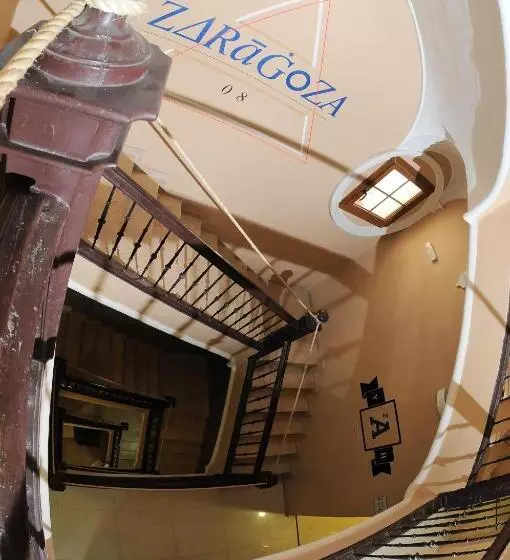 اتاق خانوادگی با سرویس بهداشتی مشترک, Be Zaragoza Hostel