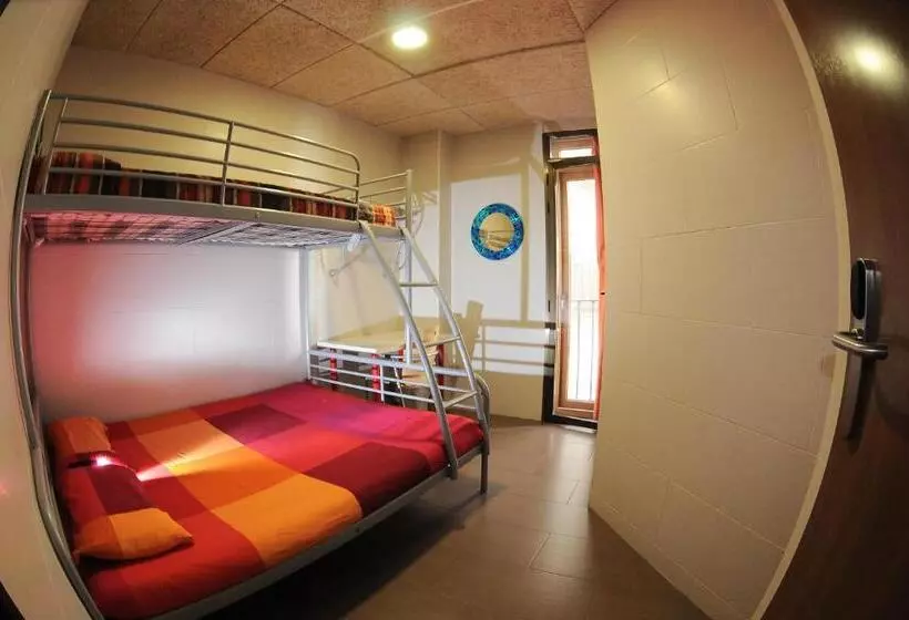 اتاق خانوادگی با سرویس بهداشتی مشترک, Be Zaragoza Hostel
