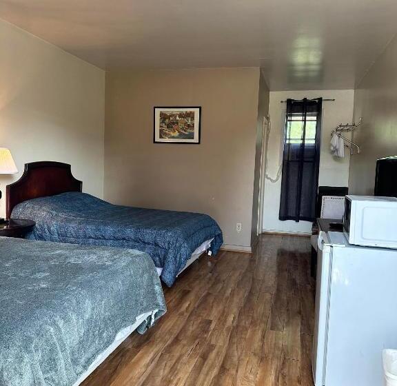 חדר סטנדרט שתי מיטות זוגיות, Carriage Inn Motel