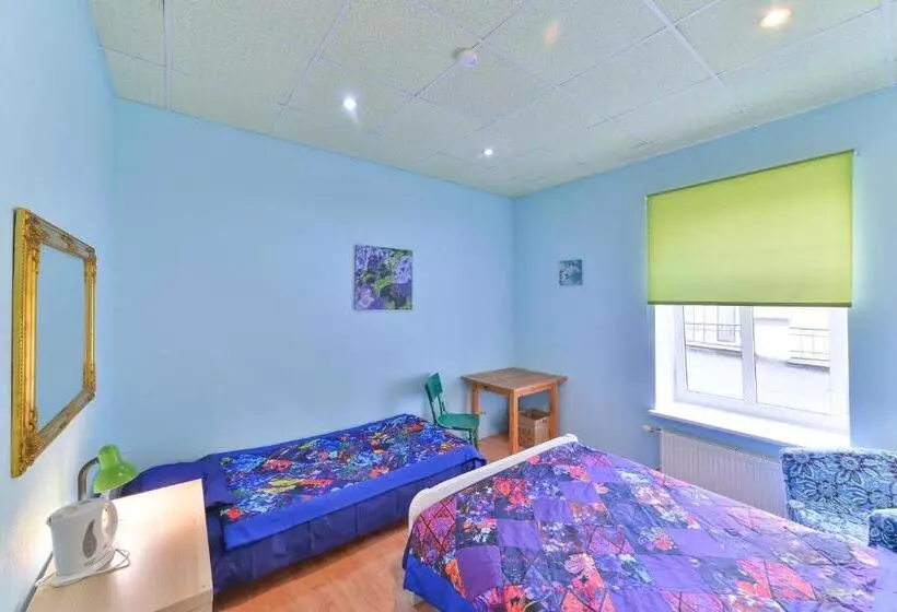 اتاق خانوادگی با سرویس بهداشتی مشترک, Central Hostel