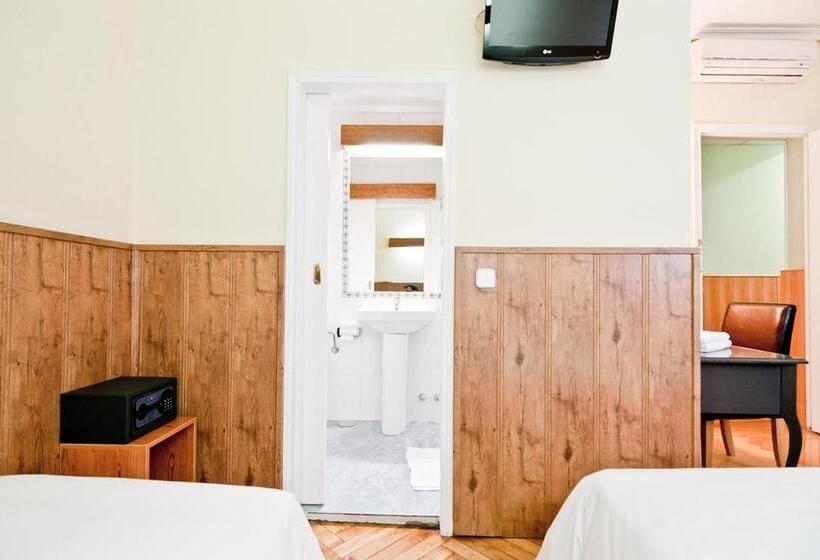 اتاق استاندارد سه نفره, Hostal Asuncion