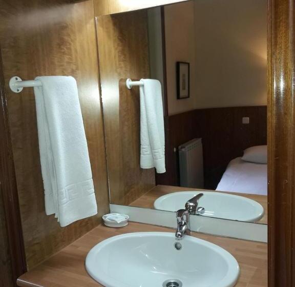 اتاق استاندارد, Hostal Asuncion