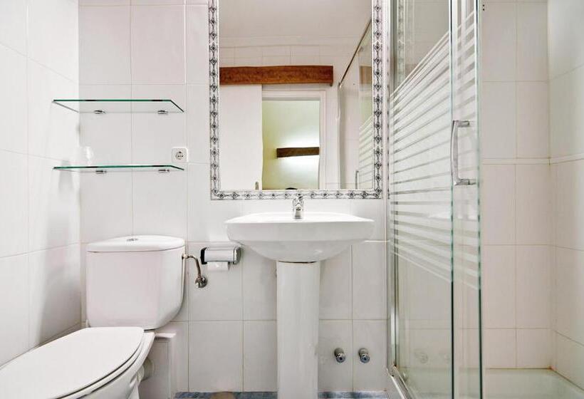 اتاق استاندارد سه نفره, Hostal Asuncion