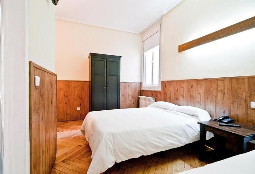 اتاق استاندارد سه نفره, Hostal Asuncion