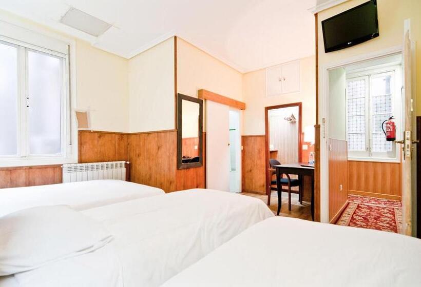 اتاق استاندارد چهار تخته, Hostal Asuncion