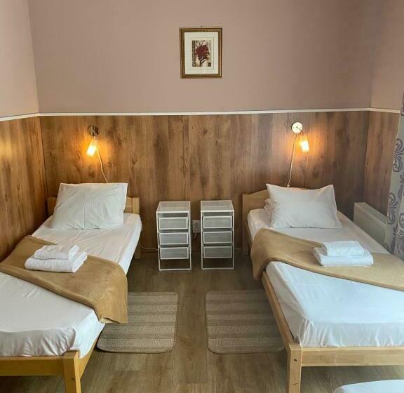 اتاق خانوادگی, City Westa