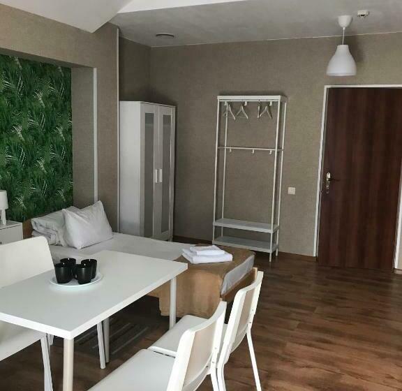 اتاق خانوادگی, City Westa