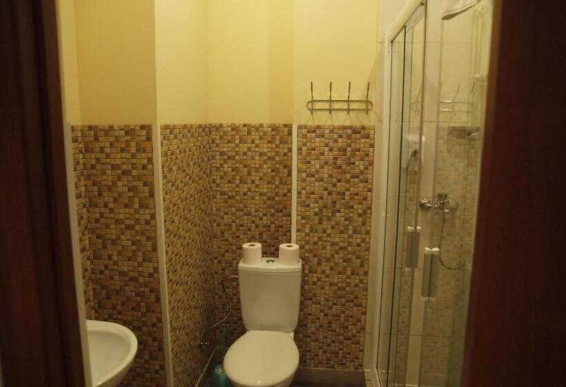 اتاق خانوادگی, City Westa