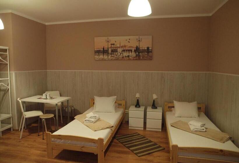 اتاق خانوادگی, City Westa