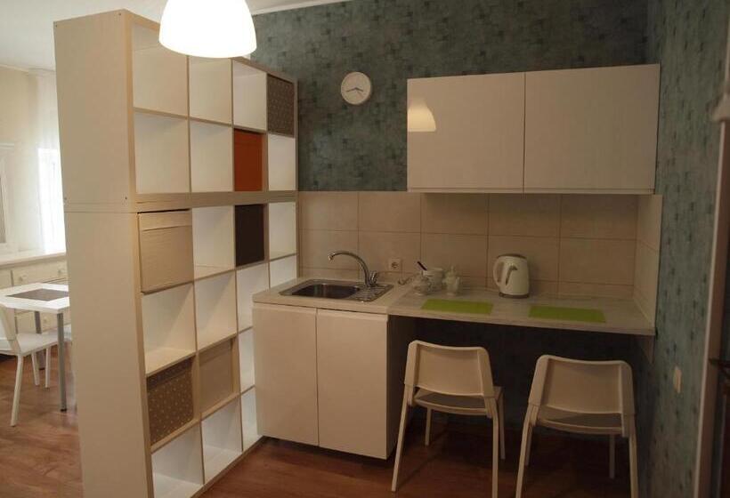 استودیو خانوادگی, City Westa