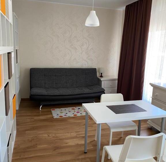 استودیو خانوادگی, City Westa