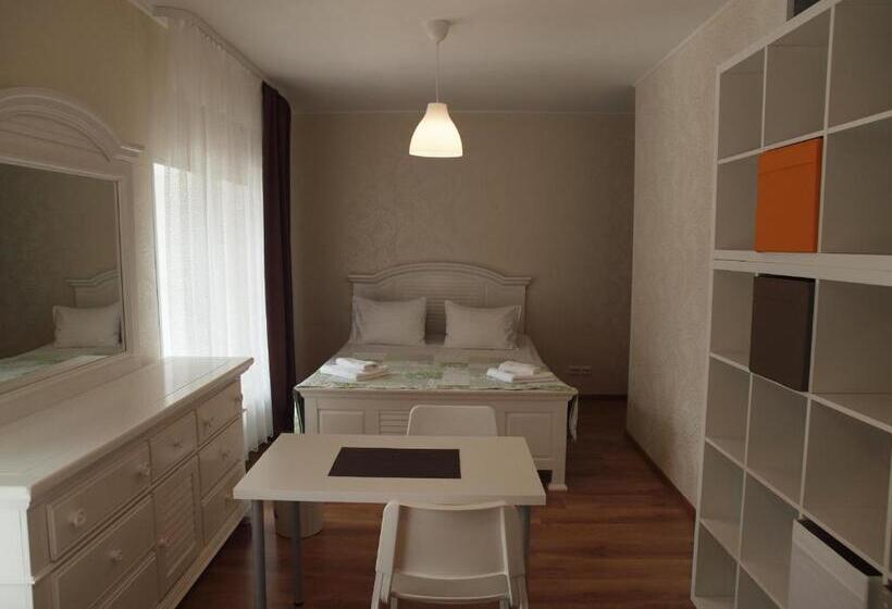 استودیو خانوادگی, City Westa