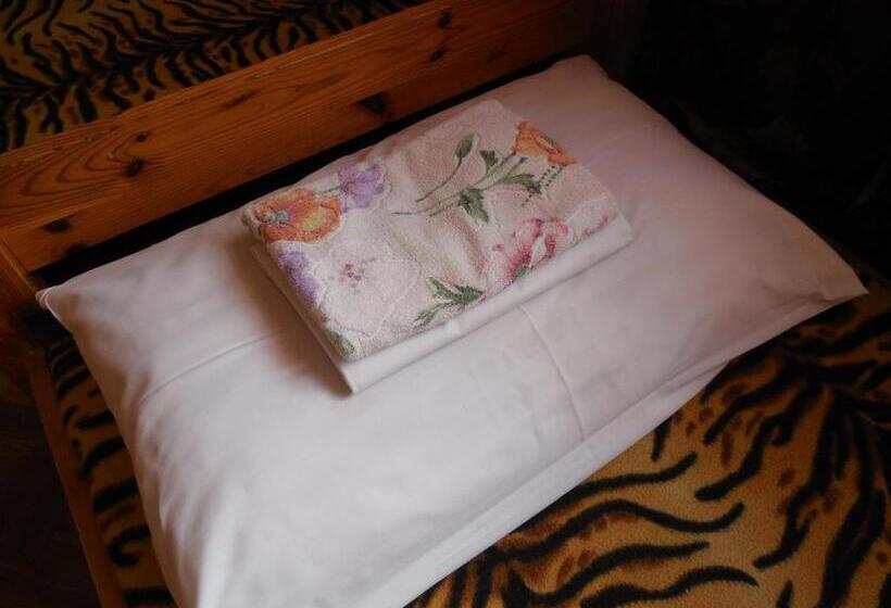 اتاق استاندارد چهارنفره با سرویس بهداشتی مشترک, Elizabeth S Yh Rooms