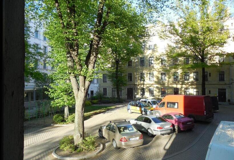 اتاق استاندارد چهارنفره با سرویس بهداشتی مشترک, Elizabeth S Yh Rooms