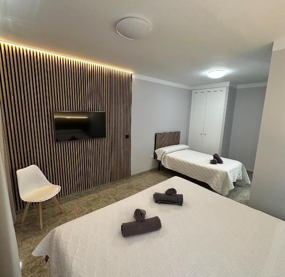 스탠다드 트리플 룸, Hostal La Ermita