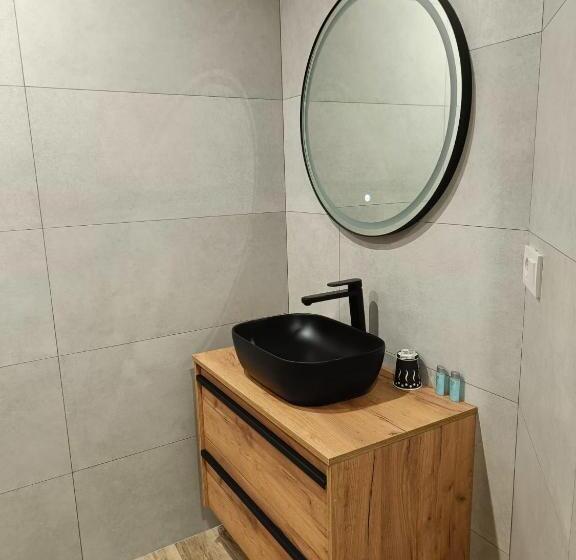 스탠다드 트리플 룸, Hostal La Ermita