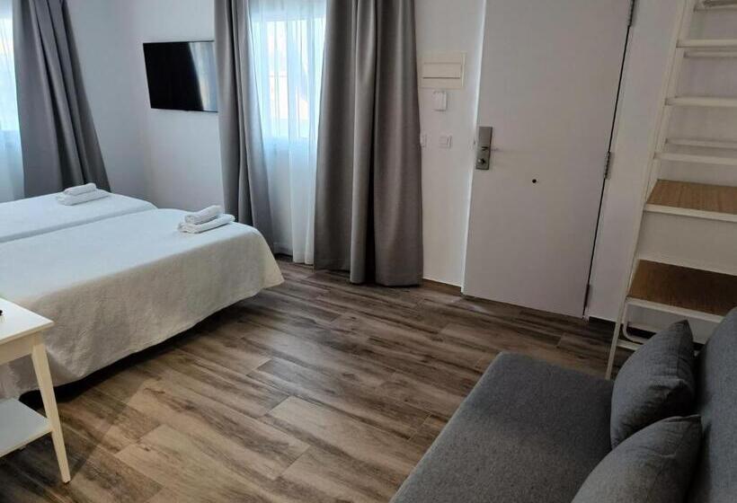 스탠다드 트리플 룸, Hostal La Ermita