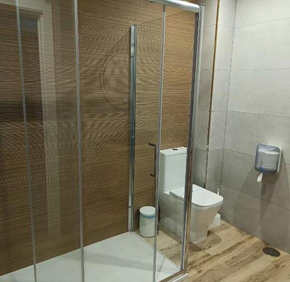 스탠다드 트리플 룸, Hostal La Ermita