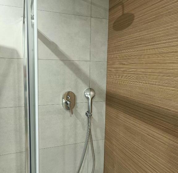 스탠다드 트리플 룸, Hostal La Ermita