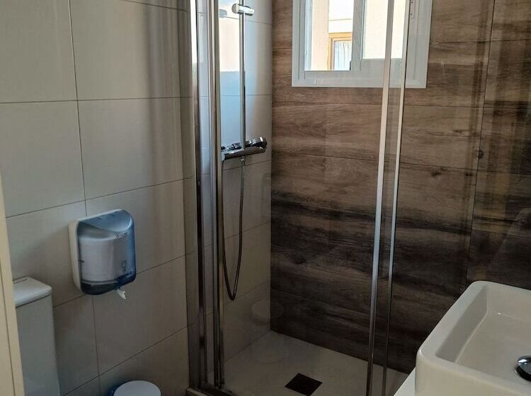 스탠다드 룸, Hostal La Ermita