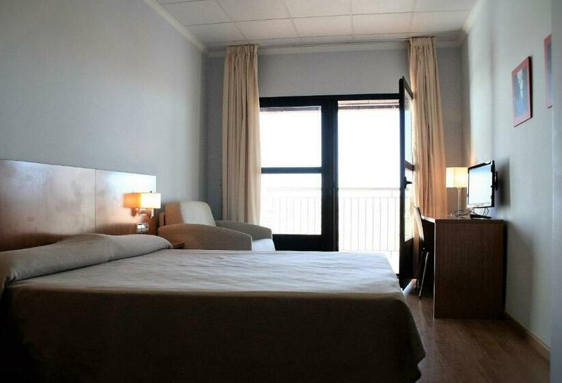 스탠다드 룸, As Monreal Del Campo