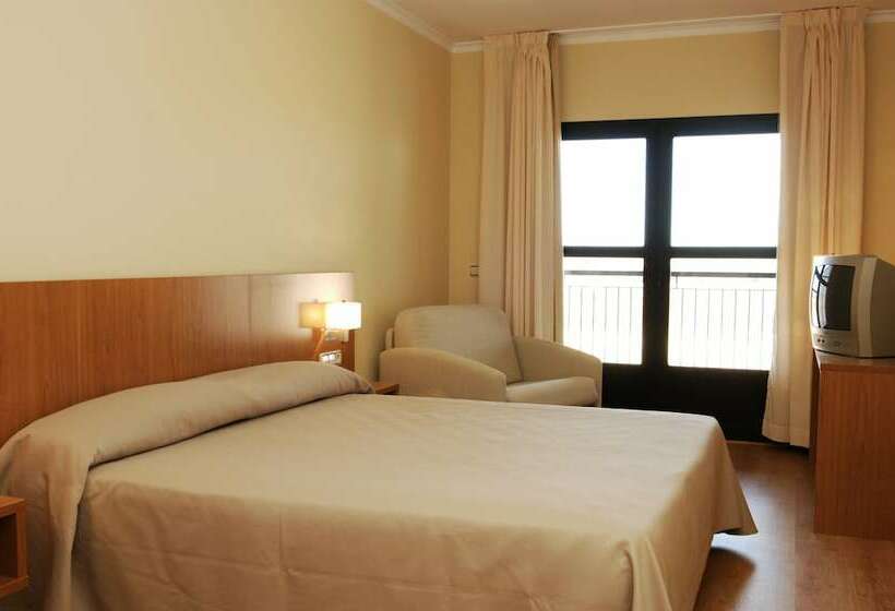 스탠다드 룸, As Monreal Del Campo