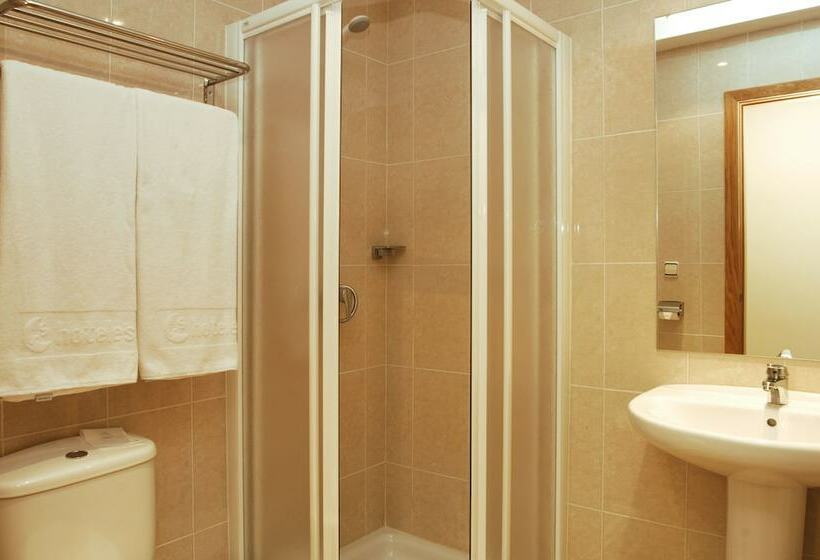 스탠다드 룸, As Monreal Del Campo