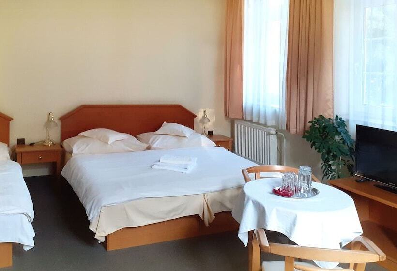 四人标准间, Casanova